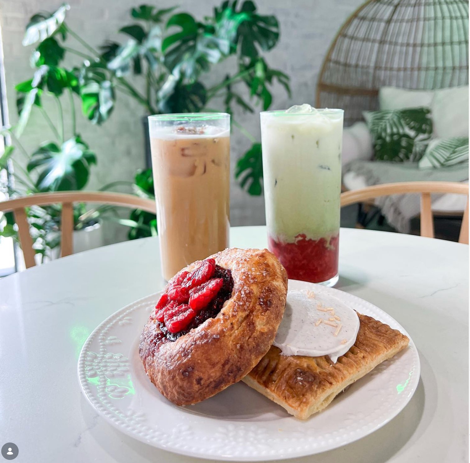 Cafe Mollie drinks and pastries